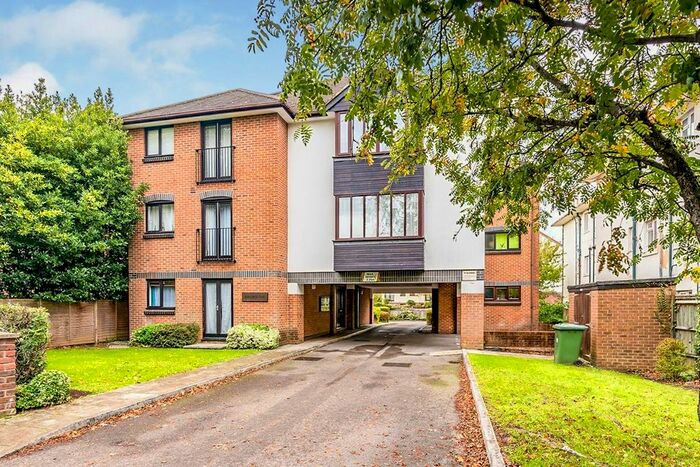 Studio To Rent In Banister Road, Southampton, SO15