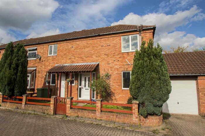 3 Bedroom Semi-Detached House To Rent In Gunmaker Court, Neath Hill, Milton Keynes, MK14