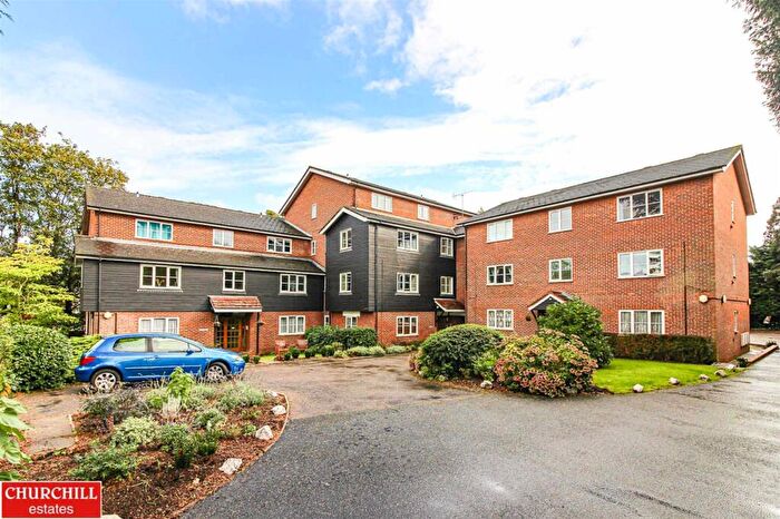 2 Bedroom Flat To Rent In Cedar Court, Grosvenor Road, London, E11