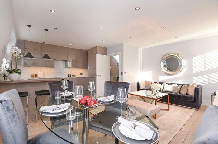 2 Bedroom Flat For Sale In Sinclair Road, Brook Green, London, W14