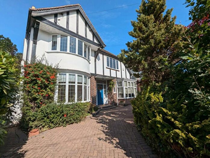 4 Bedroom Detached House To Rent In Armorial Road, Coventry, CV3