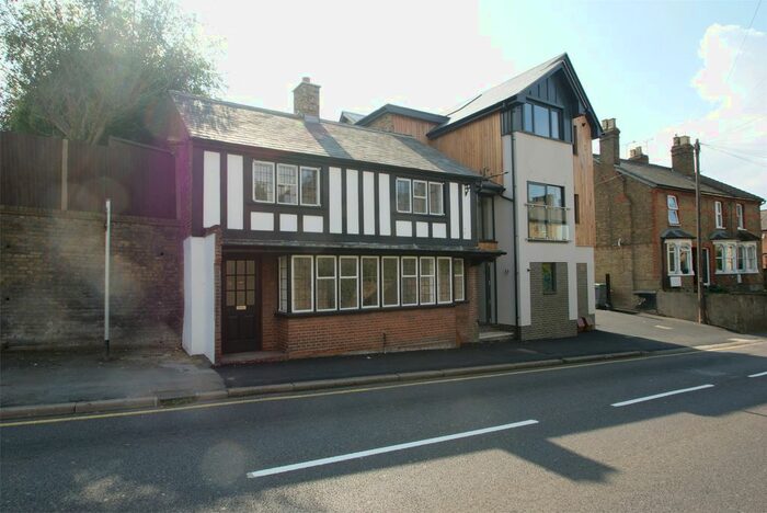 2 Bedroom Flat To Rent In Dunmow Road, Bishop's Stortford, CM23