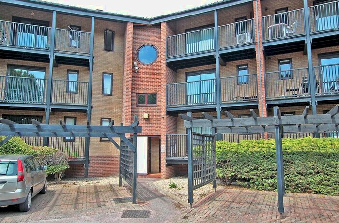 1 Bedroom Flat To Rent In Castle Gardens, Nottingham, NG7