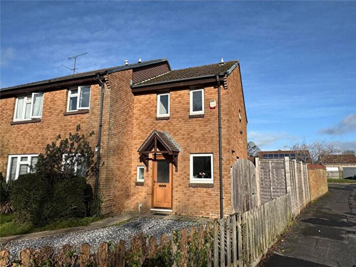 2 Bedroom End Of Terrace House For Sale In Longleat Gardens, New Milton, Hampshire, BH25