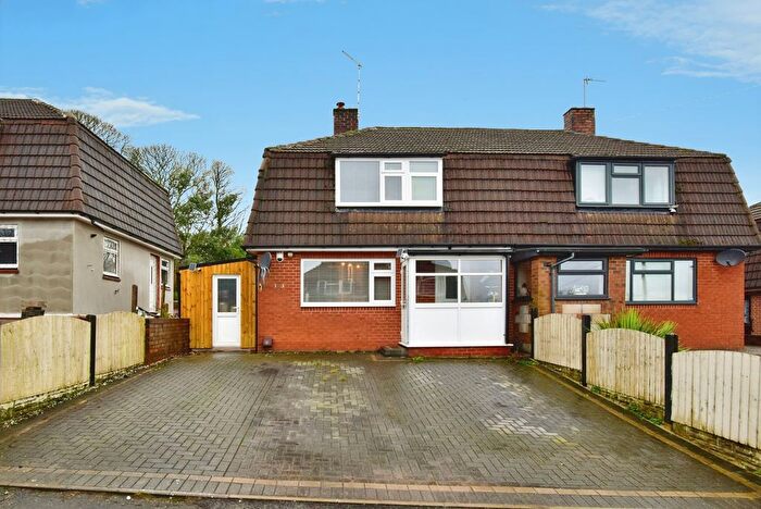 3 Bedroom Semi Detached House For Sale In Cheltenham Grove, Newcastle, Staffordshire, ST5