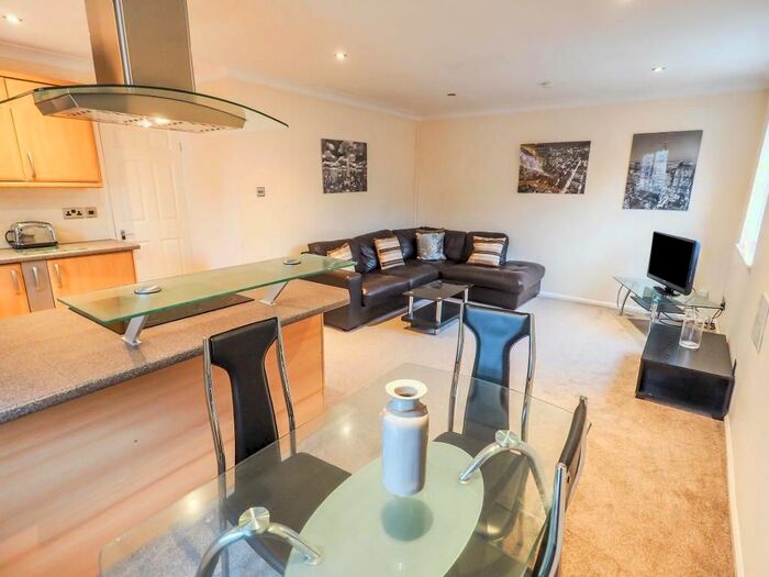 2 Bedroom Flat To Rent In Marine Wharf, Marina, Hull, East Yorkshire, HU1