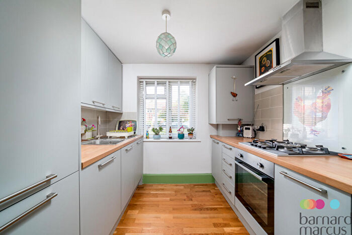 2 Bedroom Apartment To Rent In Sydney Road, Muswell Hill, N10