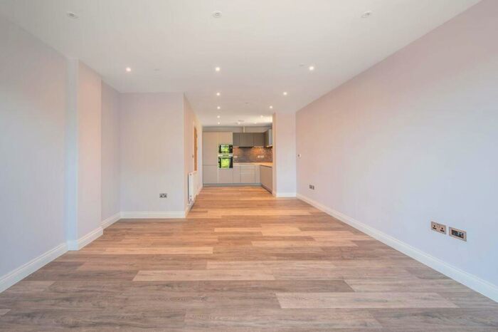 2 Bedroom Flat To Rent In Albert Road, New Barnet, Barnet, EN4