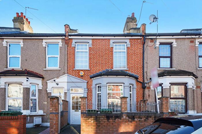 4 Bedroom Terraced House To Rent In Monega Road, Manor Park, E12