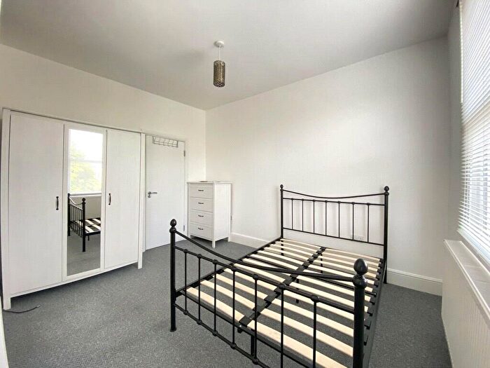 Apartment To Rent In Lancaster Road, Finsbury Park, London, N4