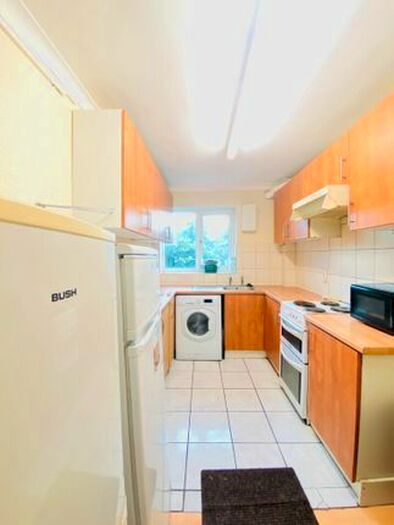3 Bedroom Flat To Rent In Roman Close, Feltham, TW14