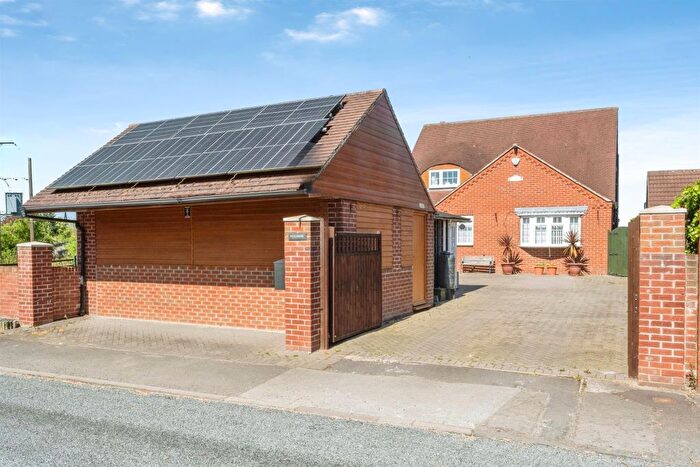 4 Bedroom Detached House For Sale In Braithwaite Lane, Braithwaite, Doncaster, DN7