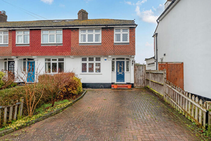 3 Bedroom End Of Terrace House For Sale In Rose Walk, Surbiton, KT5