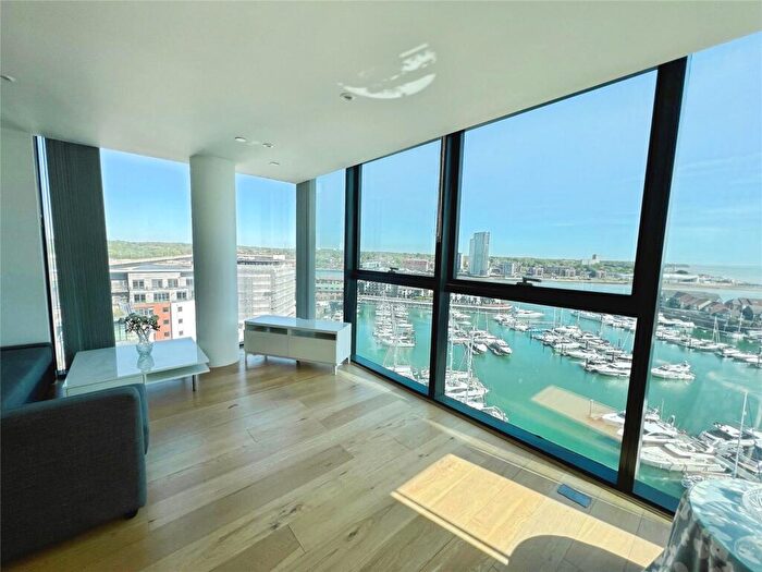 3 Bedroom Apartment For Sale In Ocean Way, Southampton, Hampshire, SO14