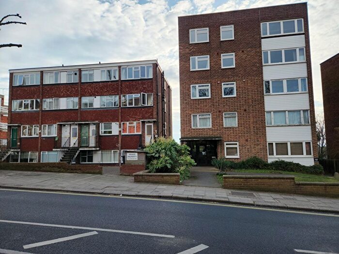 2 Bedroom Maisonette To Rent In Leigham Court Road, London, SW16