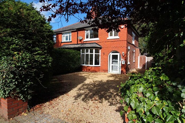 3 Bedroom Semi Detached House For Sale In Broadway, Leyland, Lancashire, PR25