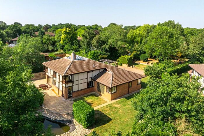 5 Bedroom Detached House For Sale In Cottisford Crescent, Marsh Drive, Great Linford, Milton Keynes, MK14