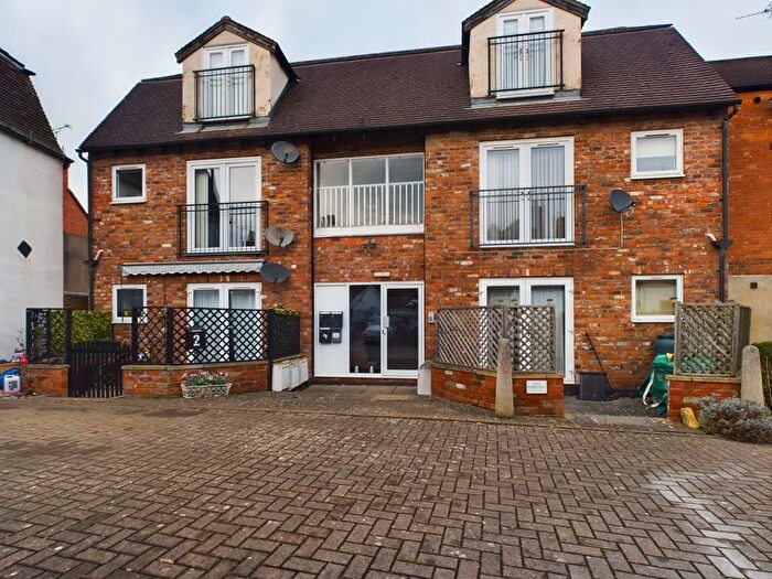 2 Bedroom Flat To Rent In Barton Street, Tewkesbury, Gloucestershire, GL20