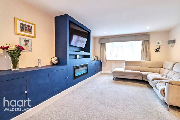 5 Bedroom Link Detached House For Sale In Corral Close, Chatham, ME5