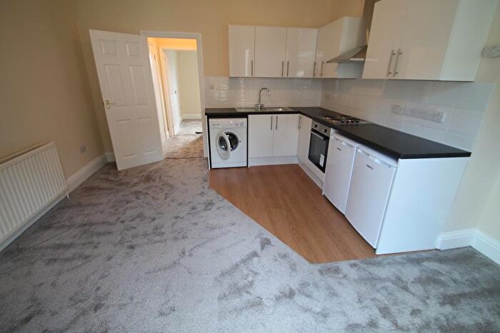 1 Bedroom Flat To Rent In Garlands Road, Redhill, Surrey, RH1