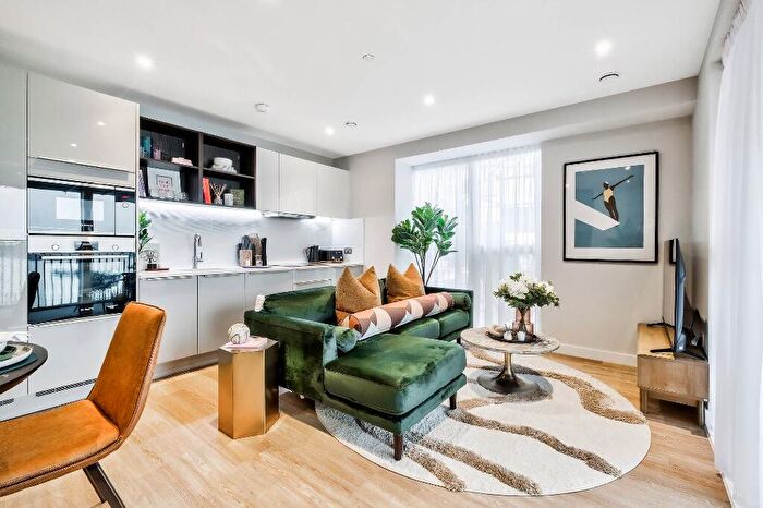 2 Bedroom Apartment For Sale In - Upper Dock Walk, , London, E16