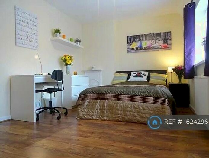 4 Bedroom Terraced House To Rent In Marchwood Close, Nottingham, NG8