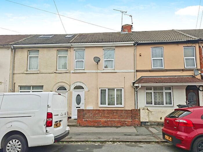 3 Bedroom Terraced House For Sale In Beatrice Street, Swindon, SN2