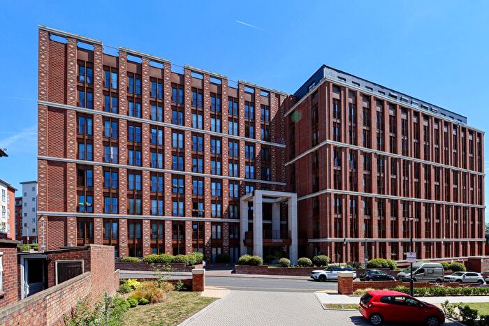 1 Bedroom Flat To Rent In Grosvenor Road, St. Albans, AL1