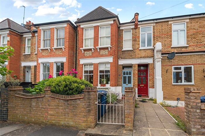 3 Bedroom Terraced House For Sale In Pembroke Road, London, N10