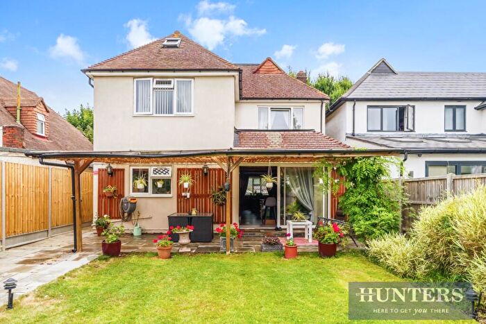 5 Bedroom Link Detached House For Sale In South Lane, New Malden, KT3