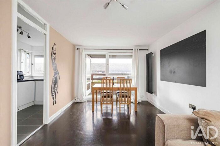 1 Bedroom Flat For Sale In Mary Datchelor Close, London, SE5