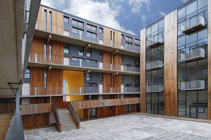 1 Bedroom Flat For Sale In Cowley Road, London, W3