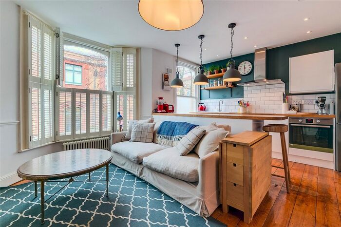 2 Bedroom Flat To Rent In Saltoun Road, London, SW2