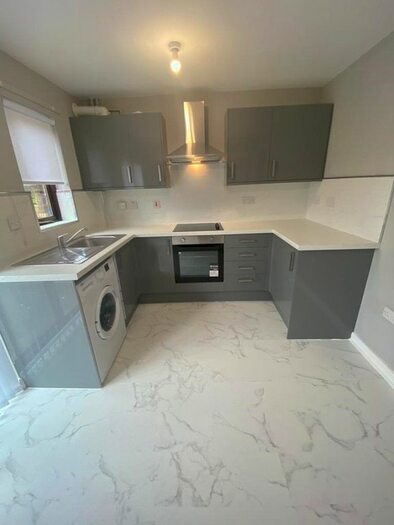 2 Bedroom Flat To Rent In Mclaren Crescent, Glasgow, G20