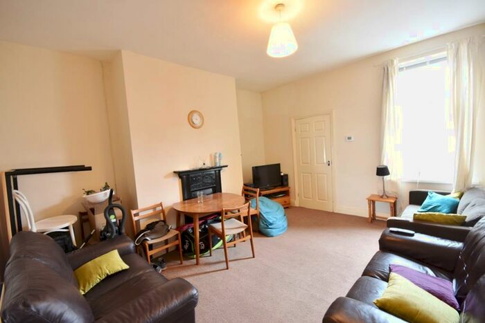 3 Bedroom Flat To Rent In Helmsely Road, Sandyford, NE2