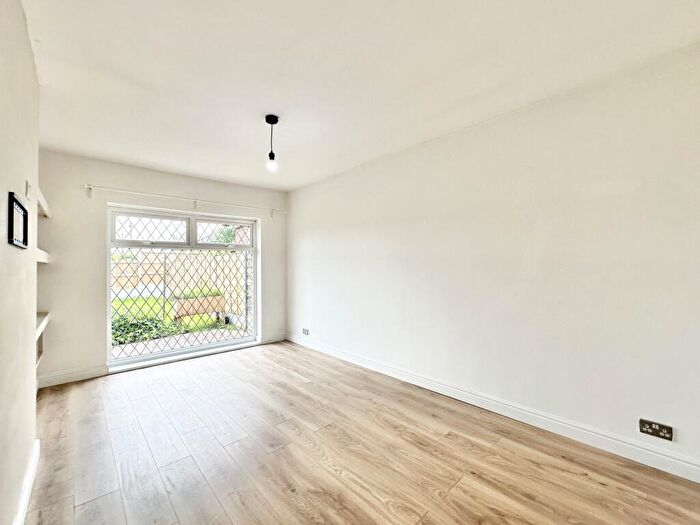 2 Bedroom Semi-Detached House To Rent In Hawthorn Lane, Sale, Trafford, M33