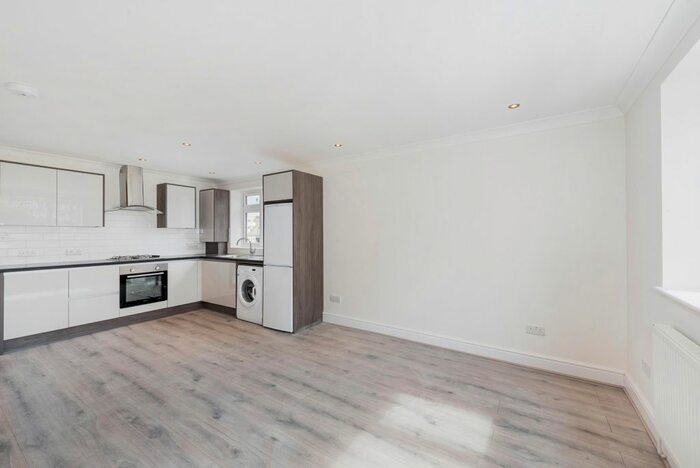 1 Bedroom Flat To Rent In Upper Tooting Road, London, SW17