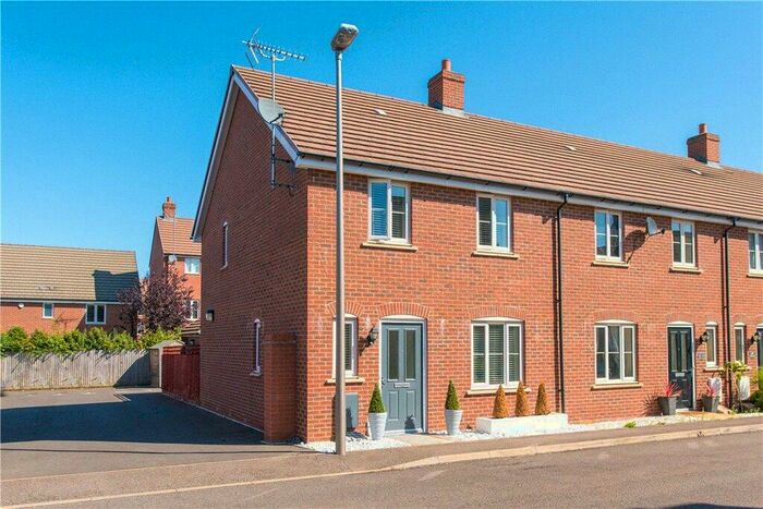 3 Bedroom End Of Terrace House To Rent In Fletton Dell, Woburn Sands, Milton Keynes, Buckinghamshire, MK17