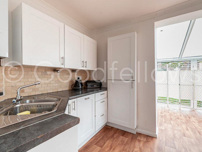 2 Bedroom End Of Terrace House To Rent In Farm Road, Morden, SM4