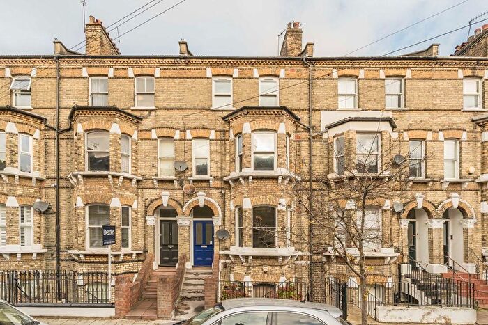 1 Bedroom Flat To Rent In Cologne Road, London, SW11