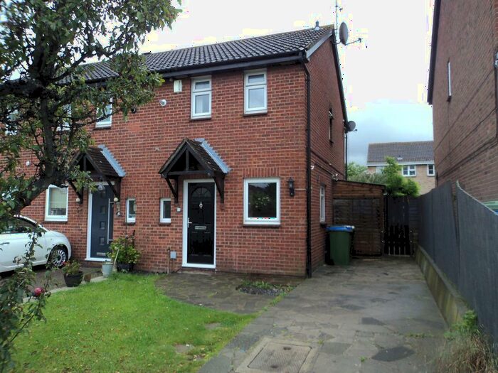2 Bedroom End Of Terrace House To Rent In Ashurst Close, Crayford, Kent, DA1