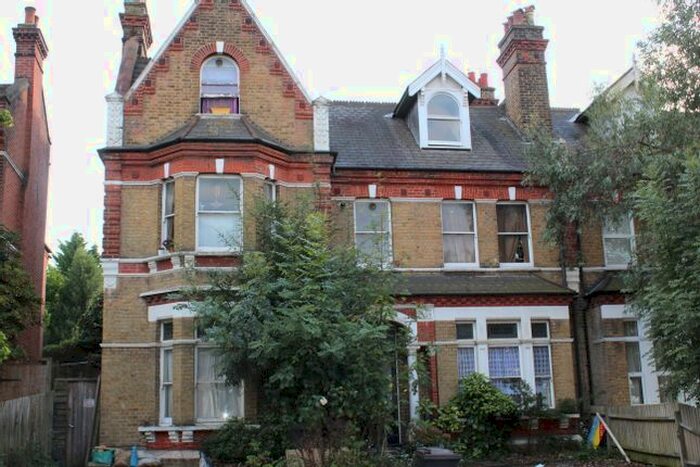 Studio To Rent In Manor Road, Beckenham BR3