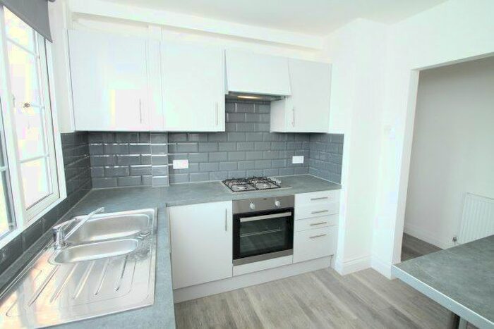 2 Bedroom Flat To Rent In Bromley Road, Bromley BR1