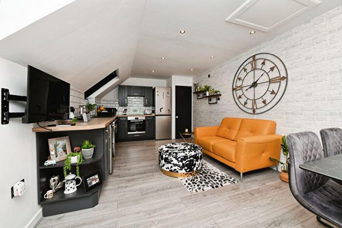 1 Bedroom Flat For Sale In Glebe Road, Chelmsford, Essex, CM1