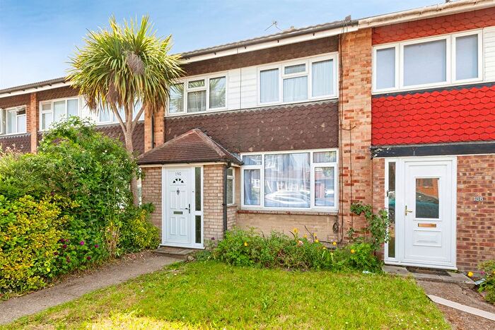 4 Bedroom Terraced House For Sale In Parlaunt Road, Slough, SL3