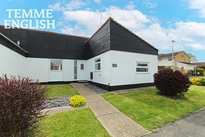 2 Bedroom Semi-Detached Bungalow For Sale In Hill Avenue, Wickford, SS11