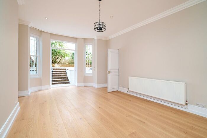 2 Bedroom Flat To Rent In Roland Gardens, London, SW7