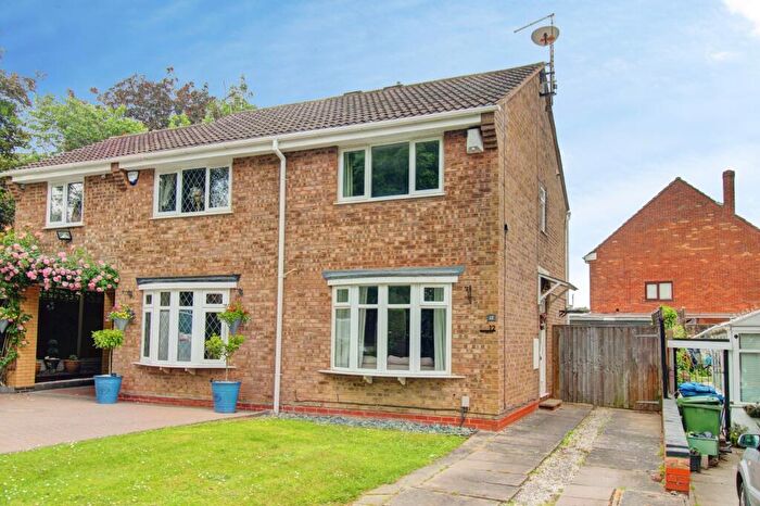 2 Bedroom Semi-Detached House For Sale In Nightingale, Tamworth, B77