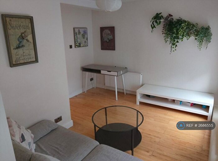 2 Bedroom Flat To Rent In High Street, Croydon, CR0