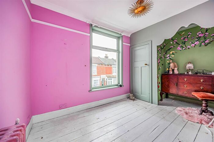 3 Bedroom End Of Terrace House For Sale In Queens Road, Portsmouth, PO2